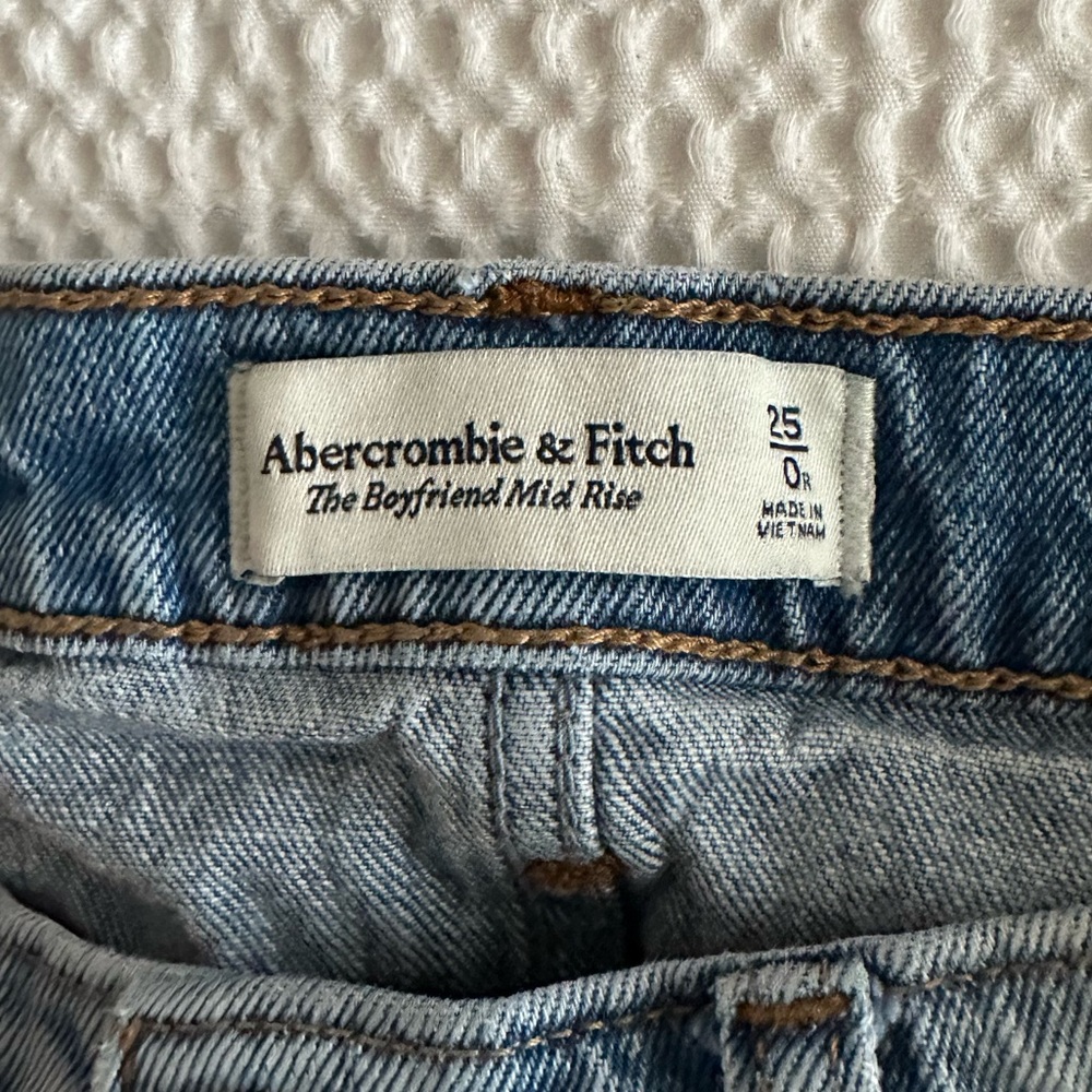 Abercrombie & Fitch The Boyfriend Mid Rise Jeans